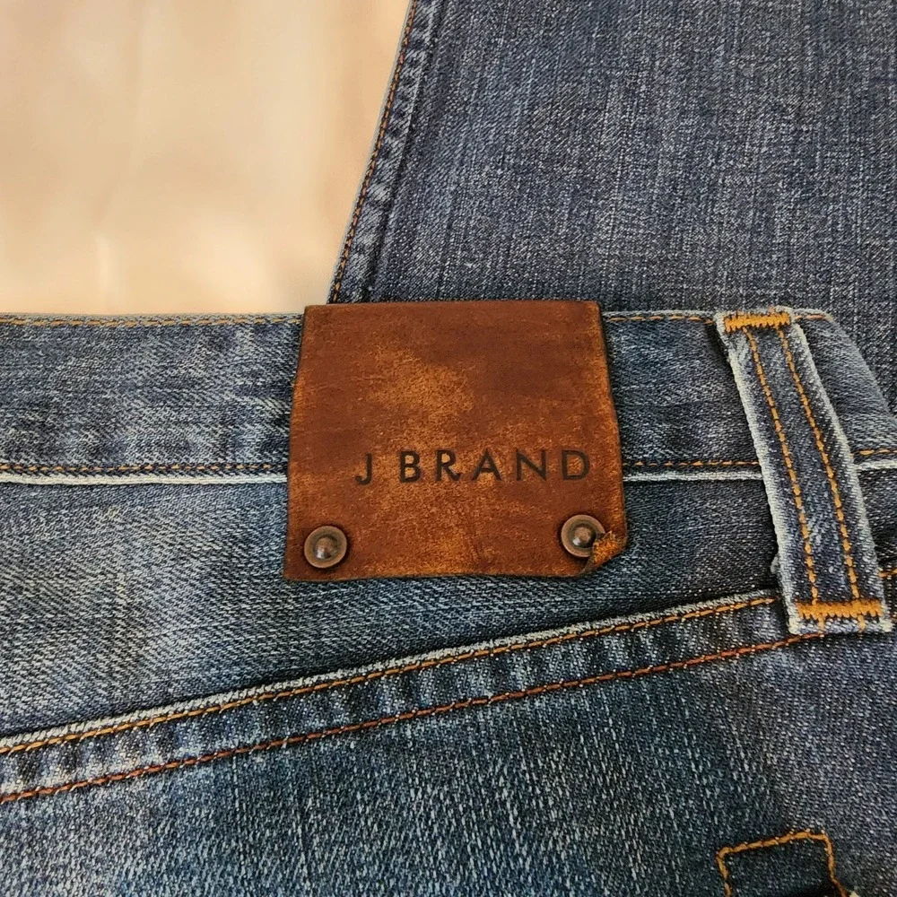 J.Brand Walker Relaxed Straight‎ Leg Size 38 Med Wash Blue Jeans. Button Fly Men